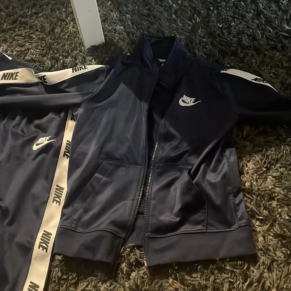 Used - Picture 3 of 3